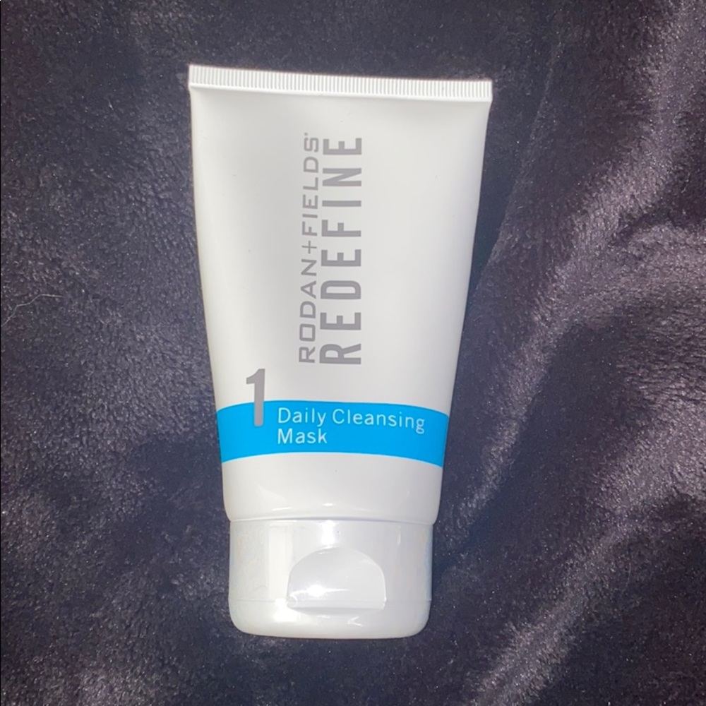 Rodan + Fields redefine daily cleansing mask